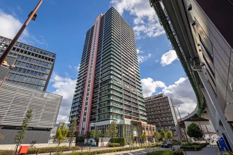 なんばグランドマスターズタワーの外観（北西側から）