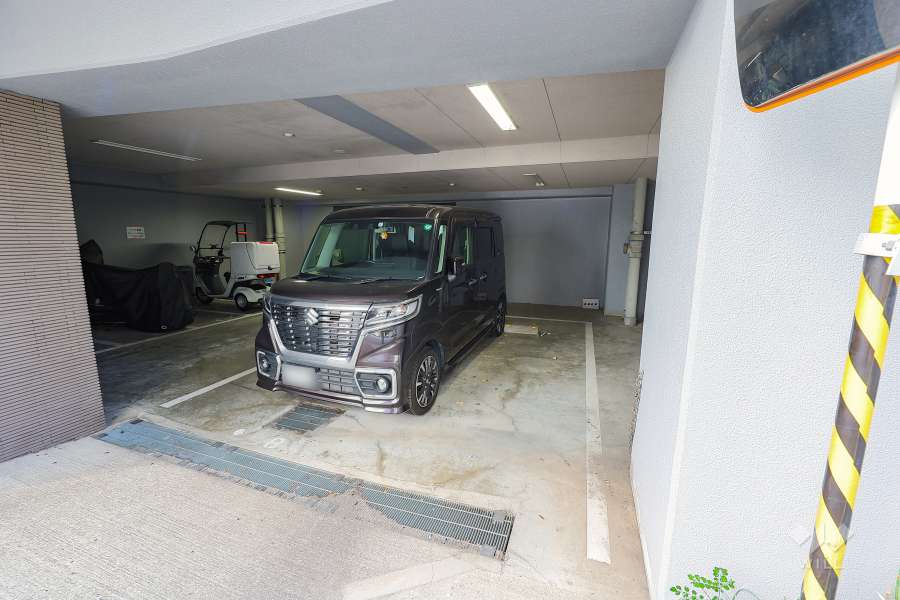 敷地内駐車場（屋内平面式）