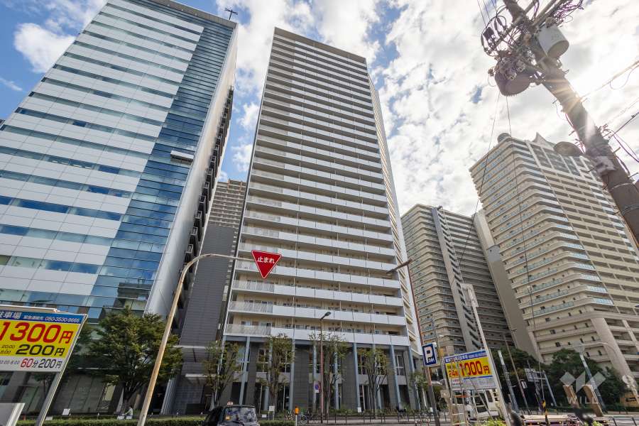 ローレルコート難波の外観（北西側から）