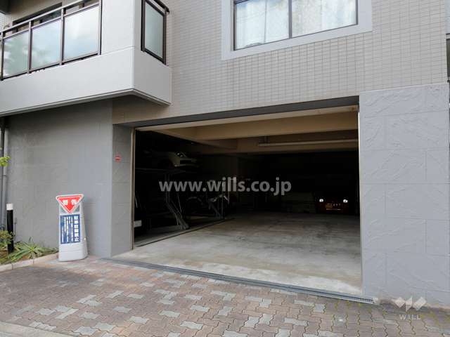 駐車場の出入り口