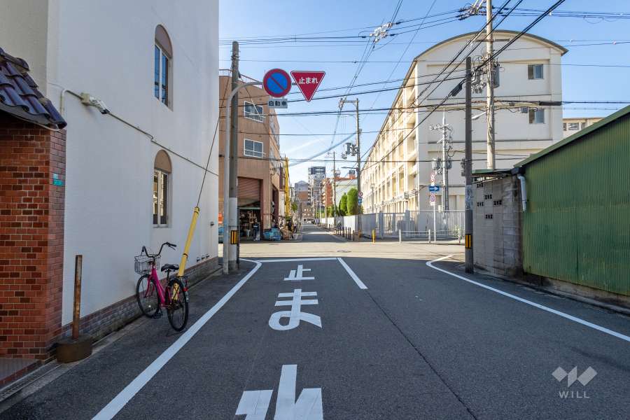敷地北側の前面道路　