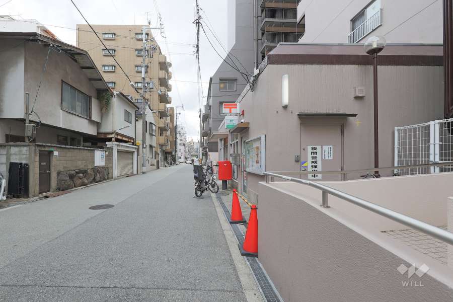 敷地東側の前面道路