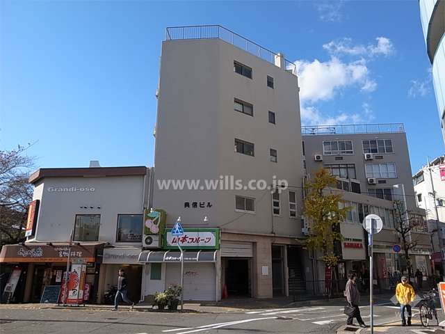 興信ビルの外観（東側から）