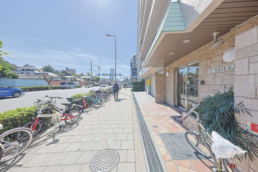 敷地東側の前面道路