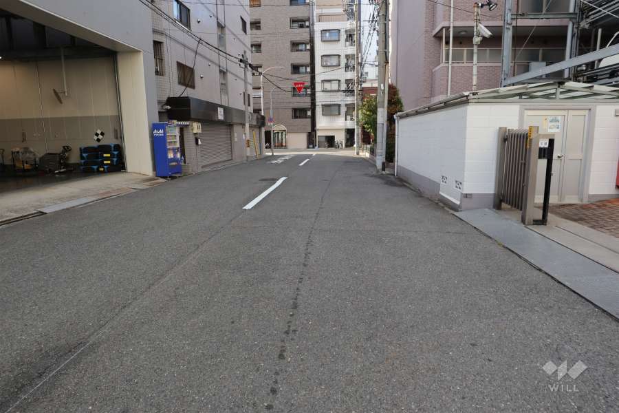 敷地南側の前面道路