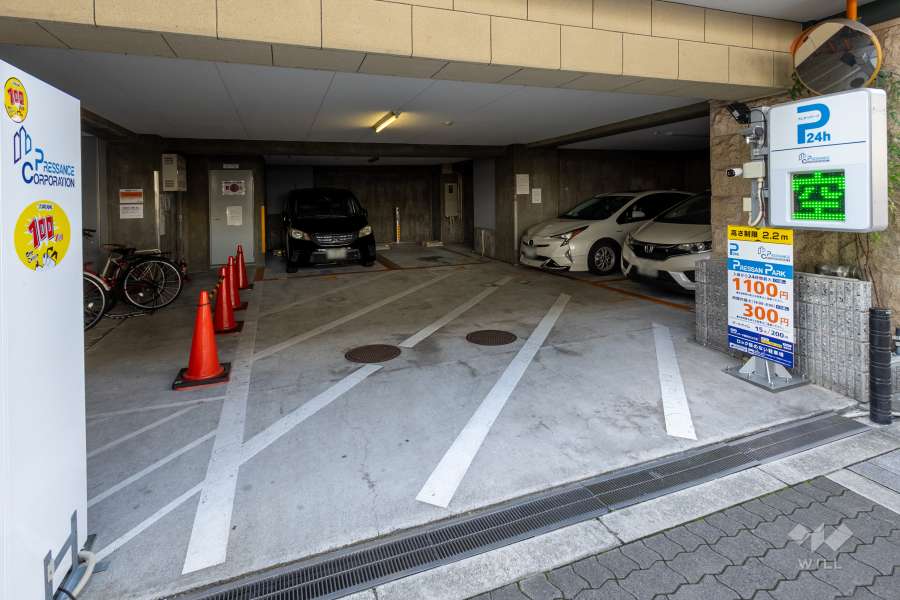 駐車場の出入り口　