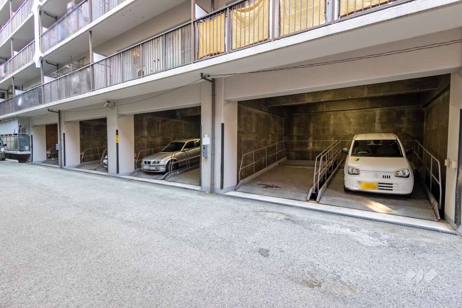 敷地内駐車場（屋内平面式）