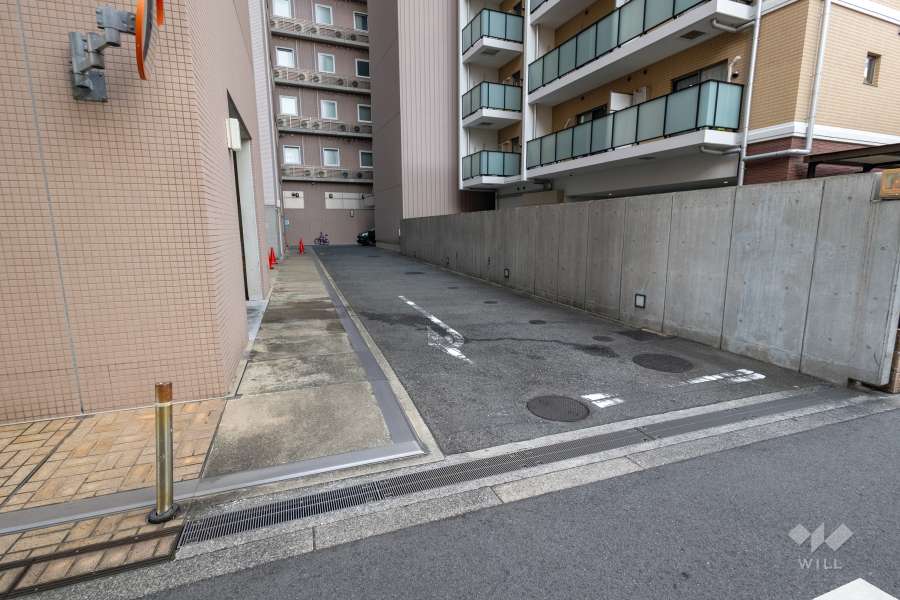 駐車場の出入り口