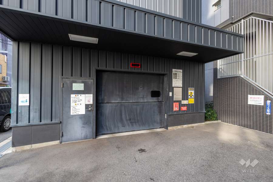 敷地内駐車場（屋内機械式）
