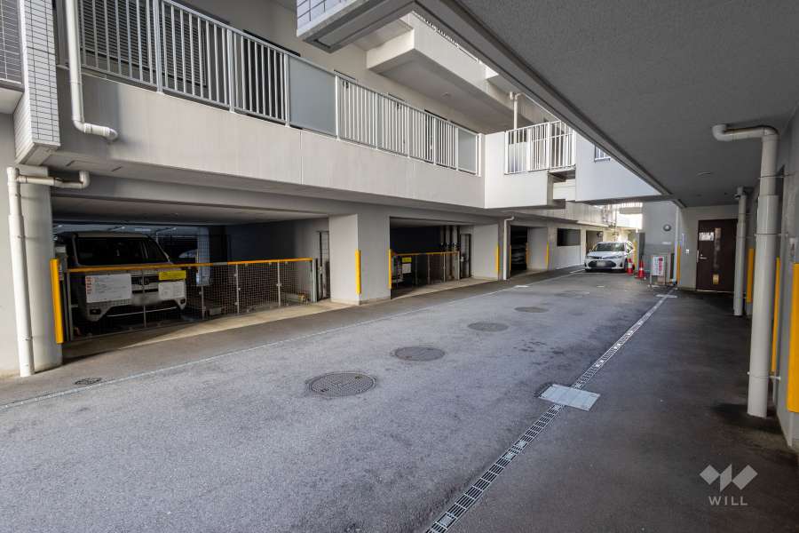 敷地内駐車場（屋内機械式）