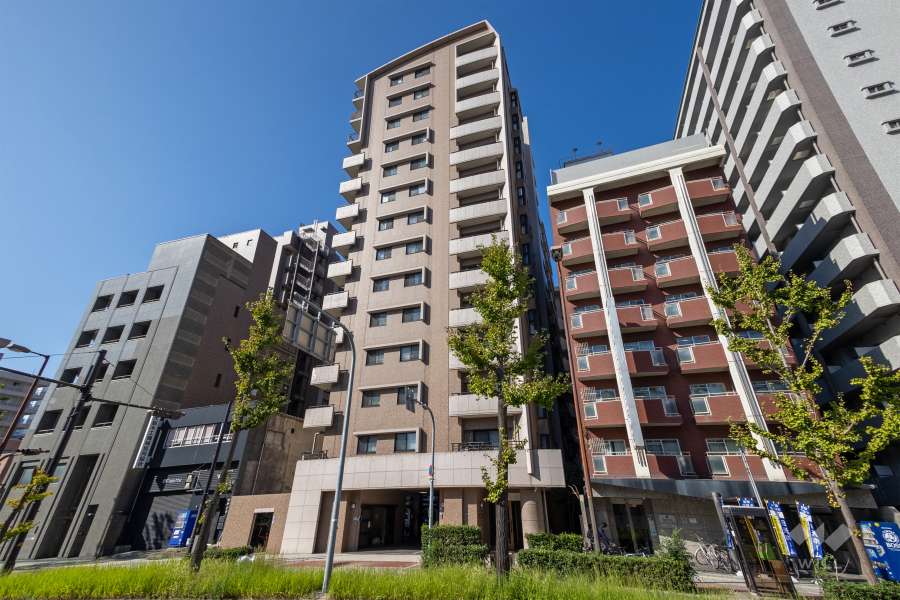 パークプラザなんばの外観（北東側から）