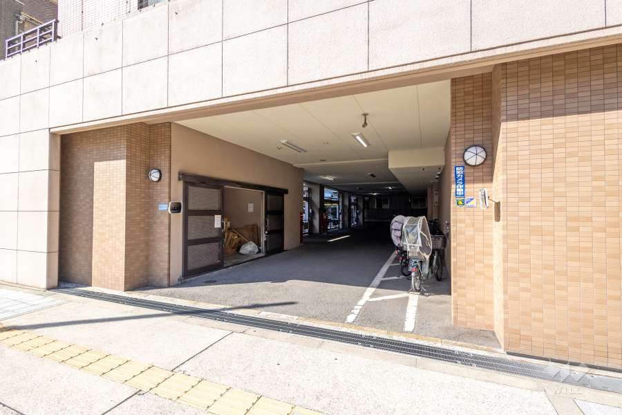 駐車場の出入り口　