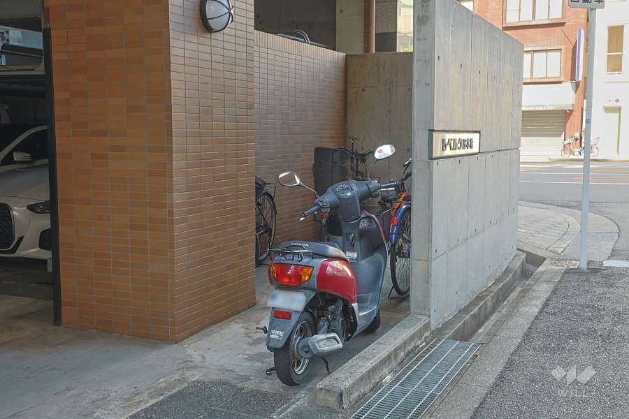 駐輪場とバイク置場