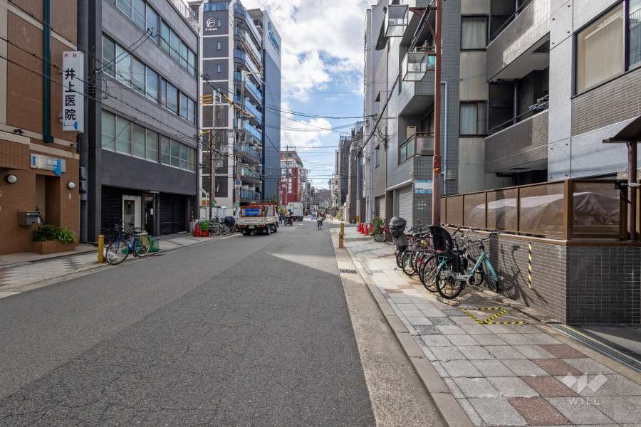 敷地の東側前面道路（北側から）