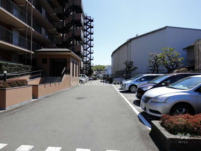 敷地内駐車場（屋外平面式）
