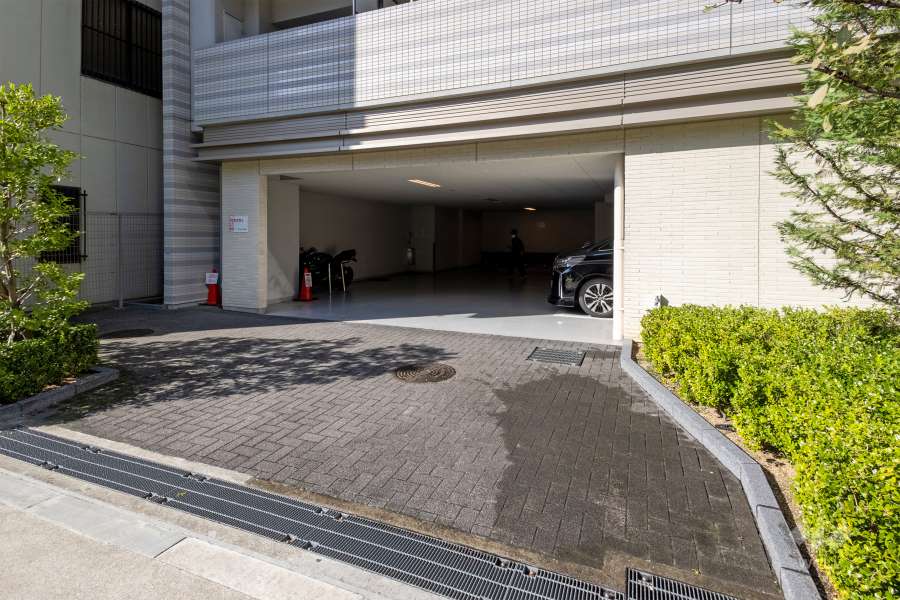 駐車場の出入り口　