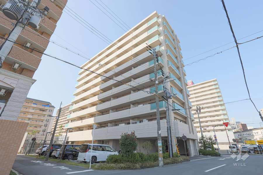 富士林プラザ13番館の外観（南東側から）