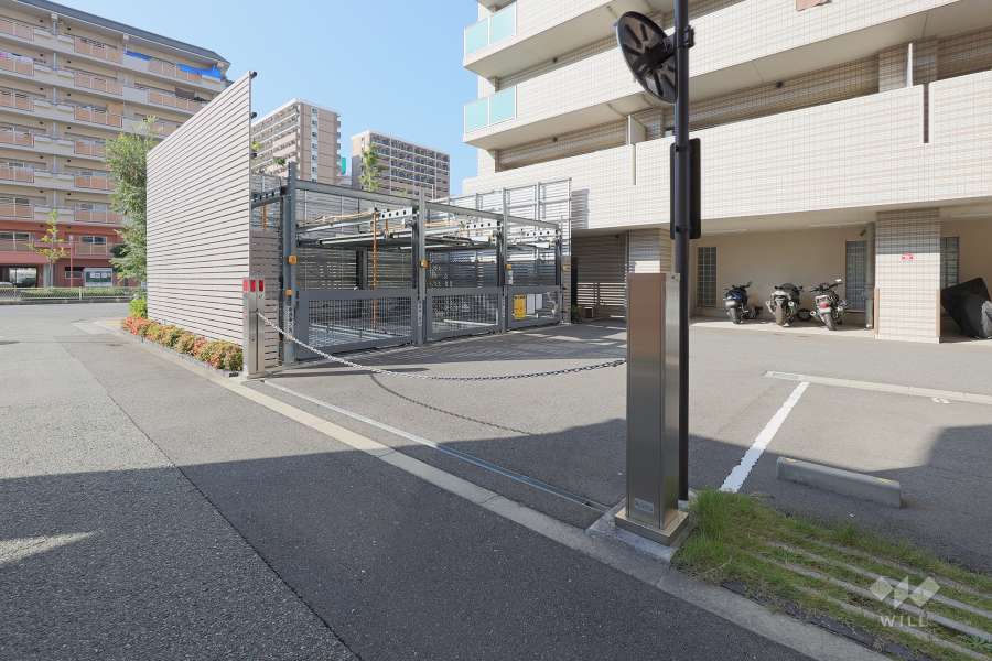 駐車場の出入り口（ロボットゲート付き）