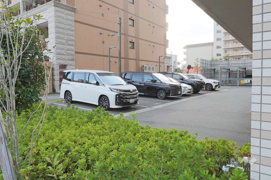 敷地内駐車場（屋外平面式）