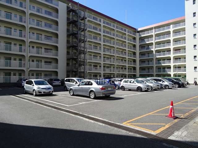 敷地内駐車場（屋外平面式）