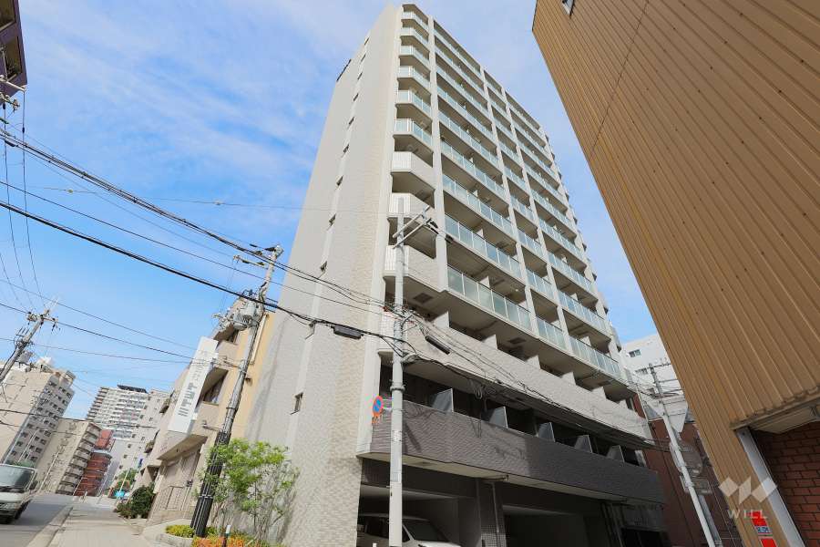 エスリード難波セントラルの外観（南西側から）