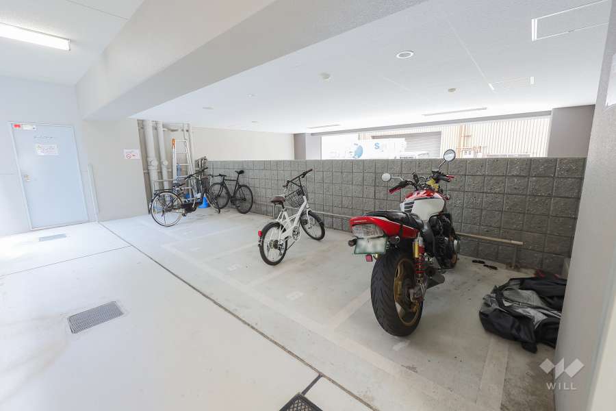 屋内に設けられた駐輪場・バイク置場