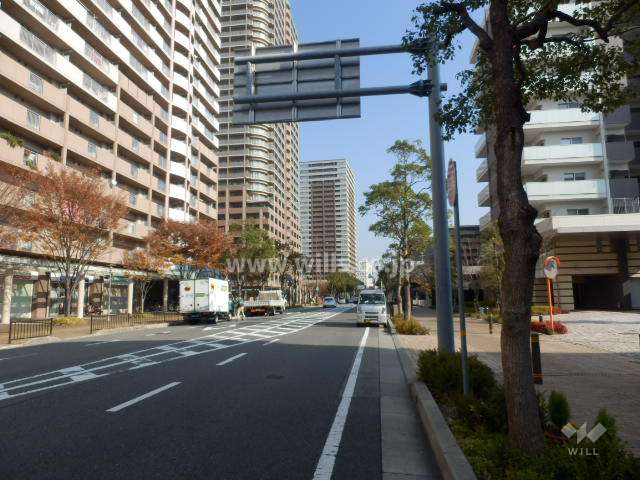 敷地北側の前面道路