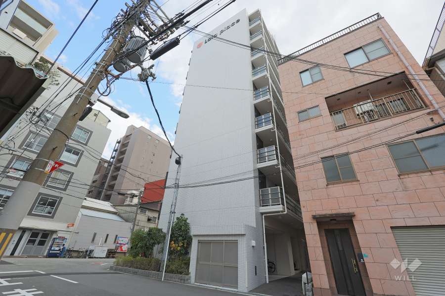 ララプレイス難波メティスの外観（北西側から）