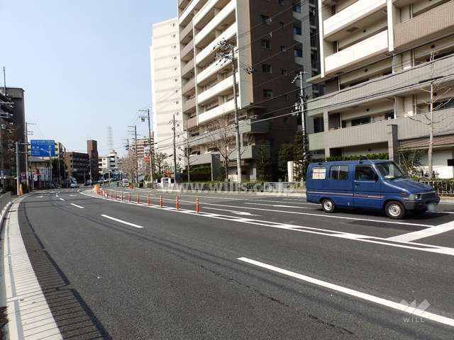 敷地北側前面道路(東側から)
