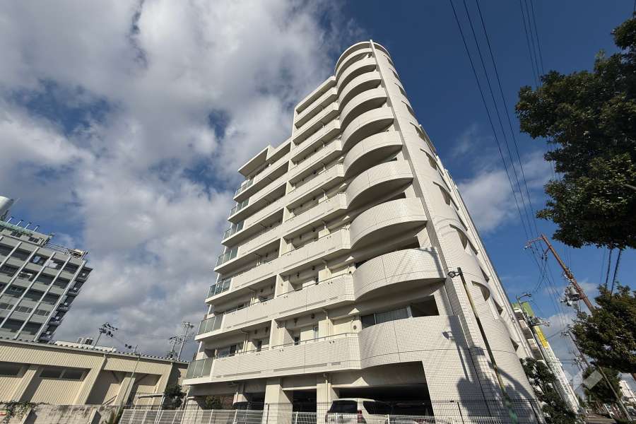 ルグランデ城東放出の外観（南側から）