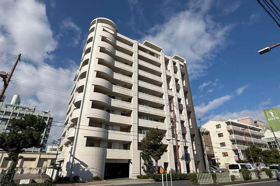 ルグランデ城東放出の外観（南東側から）