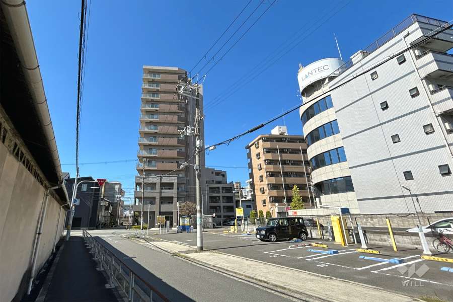ロイヤルアーク城東野江の外観（南東側から）　　