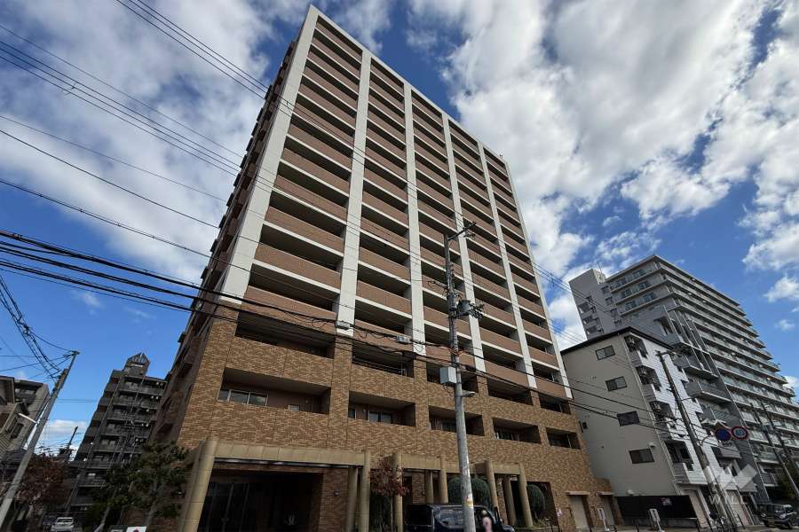 ファミール京橋アクアウィズの外観（南西側から）