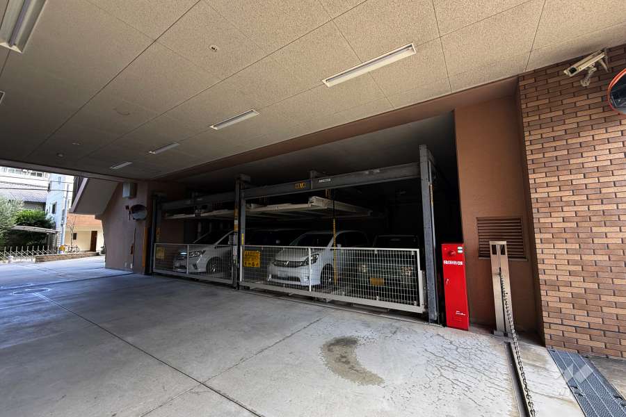 敷地内駐車場(屋内機械式)