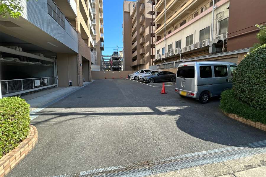 敷地内駐車場（屋外平面式・屋内機械式）
