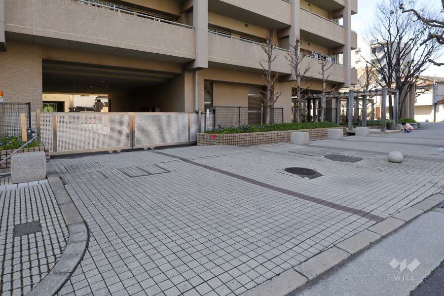 駐車場の出入口