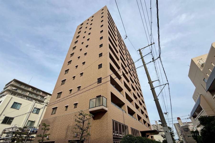 ローレルコート今福鶴見の外観（南西側から）