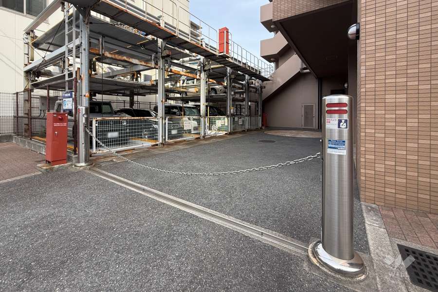 駐車場の出入り口