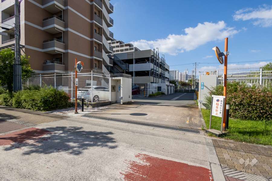 駐車場の出入り口