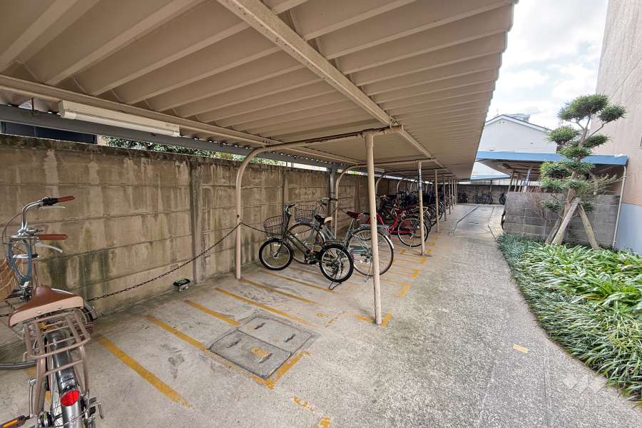 駐輪場　　