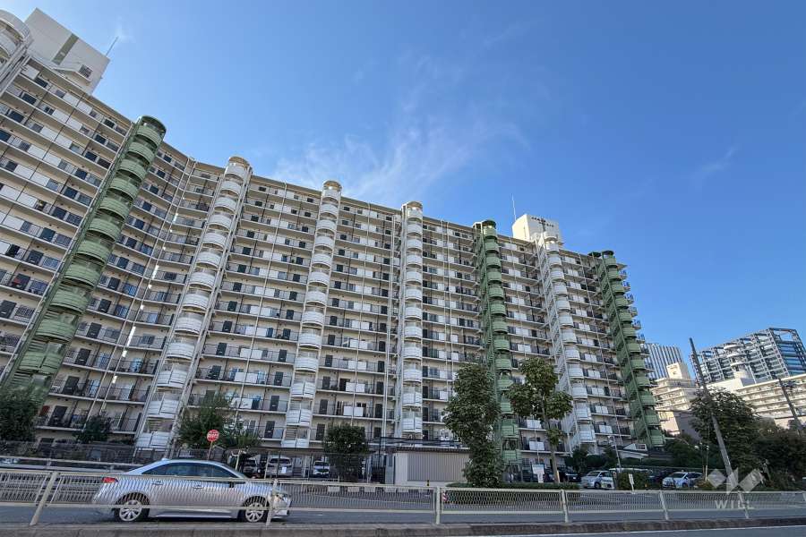 大阪城公園スカイハイツの外観（南東側から）　