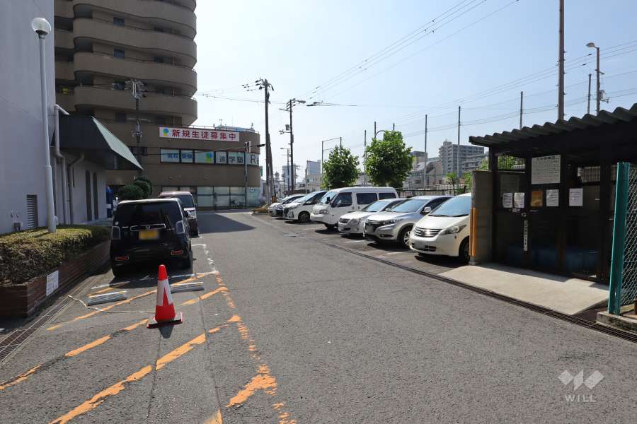 敷地内駐車場（屋外平面式）　　