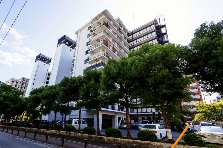 日商岩井野江マンションの外観（北西側から）