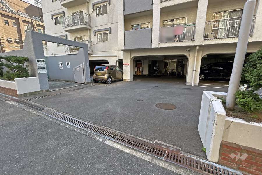 駐車場の出入り口