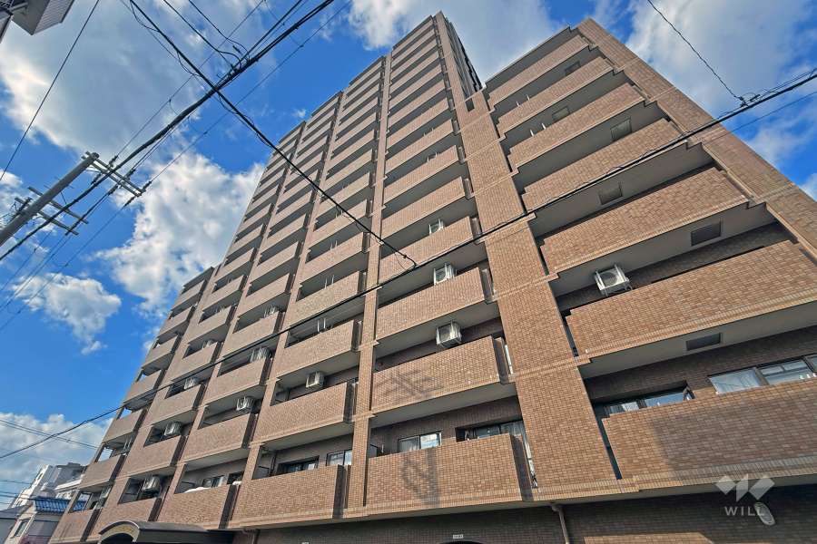 ライオンズマンション城東緑橋の外観（南東側から）