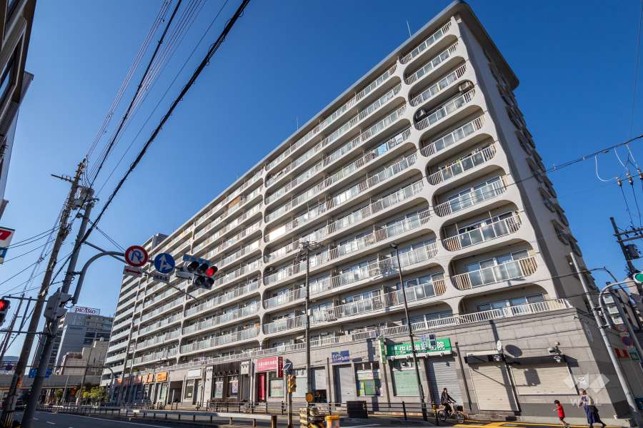 日商岩井京橋ハイツの外観（南東側から）