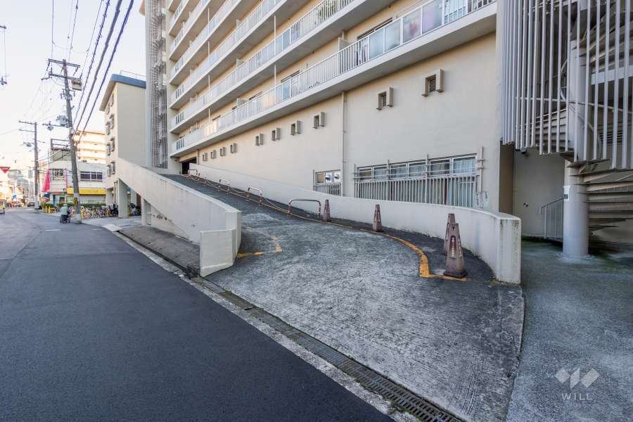 駐車場の出入り口