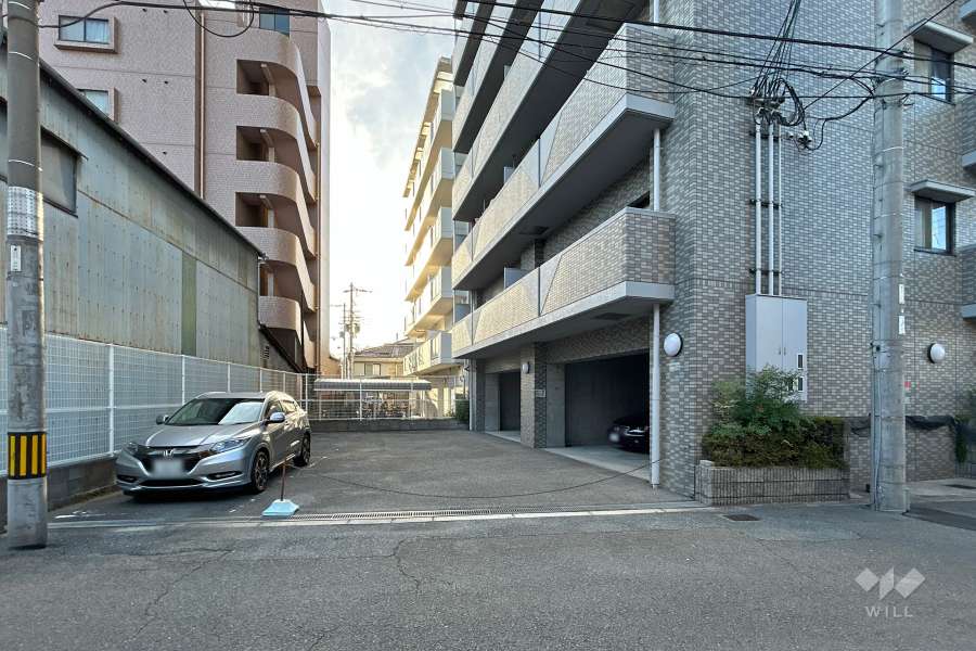 駐車場の出入り口