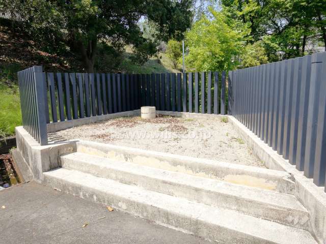 1号棟に横にある小さな公園（砂場）