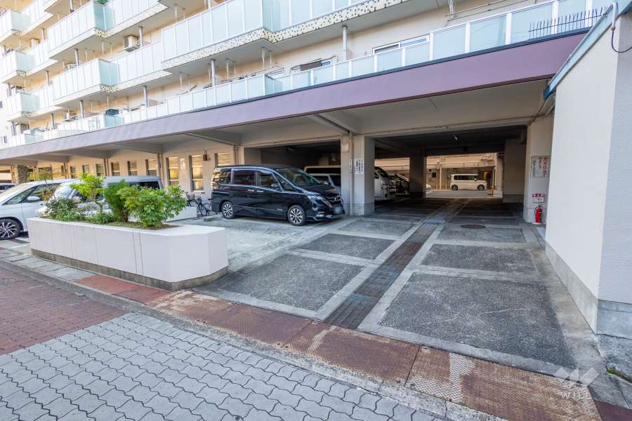 敷地内駐車場（屋外平面式）（屋内平面式）